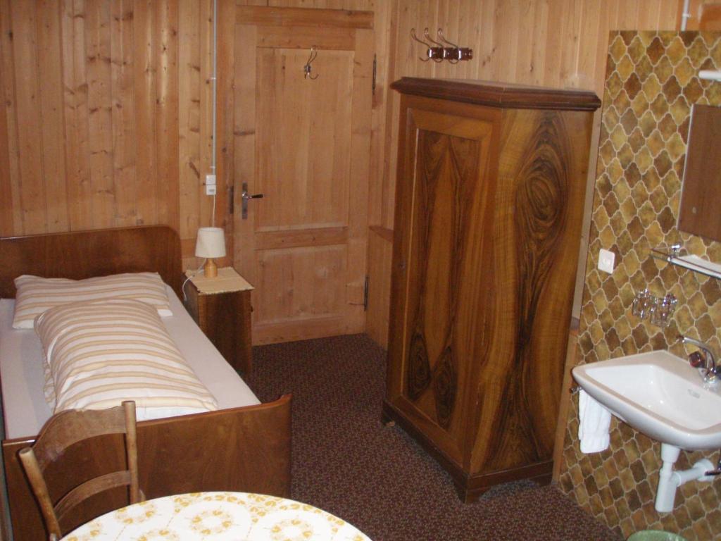 Hotel Posthaus Urigen Unterschächen Habitación foto