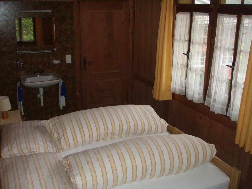 Hotel Posthaus Urigen Unterschächen Habitación foto